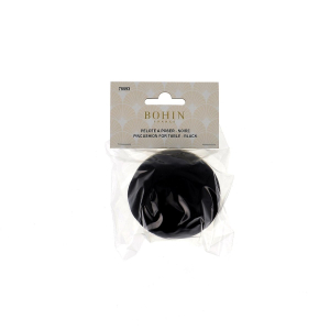 Velvet pincushion to pose black